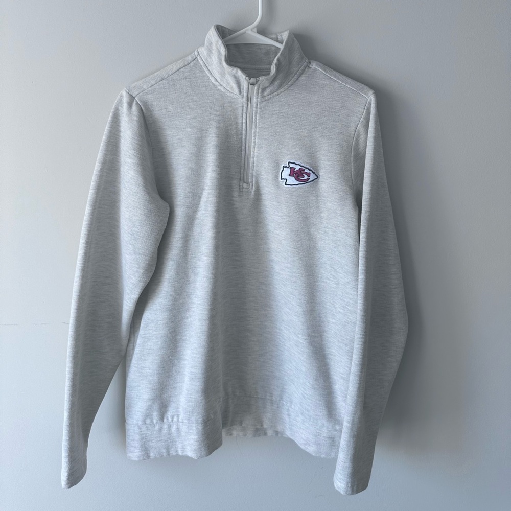 Like new, Kansas City Chiefs grey sweatshirt. Size small